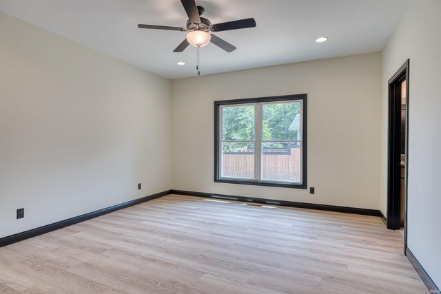 310 SUNSET Drive, Mount Vernon, IN 47620