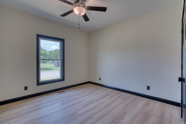 310 SUNSET Drive, Mount Vernon, IN 47620