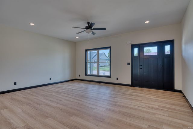 310 SUNSET Drive, Mount Vernon, IN 47620
