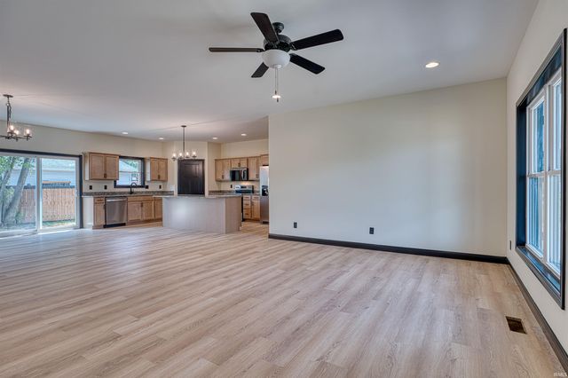310 SUNSET Drive, Mount Vernon, IN 47620