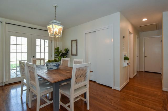 2110 Hewitt Drive, Houston, TX 77018