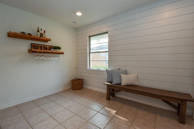 2110 Hewitt Drive, Houston, TX 77018