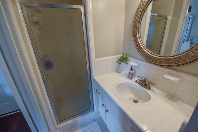 2110 Hewitt Drive, Houston, TX 77018