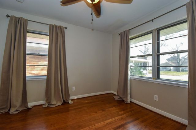 2110 Hewitt Drive, Houston, TX 77018