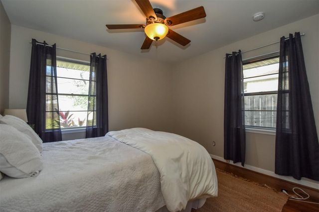 2110 Hewitt Drive, Houston, TX 77018
