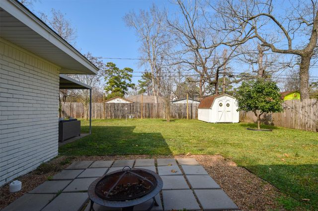 2110 Hewitt Drive, Houston, TX 77018