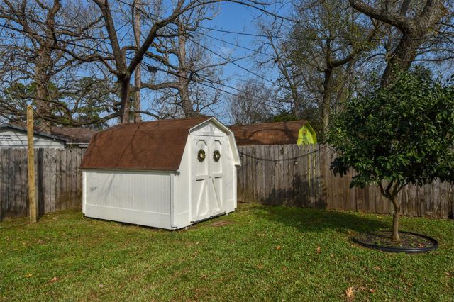 2110 Hewitt Drive, Houston, TX 77018