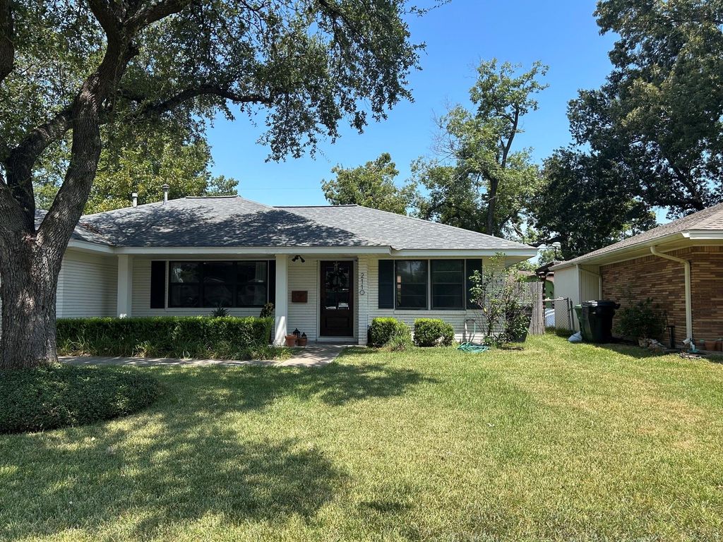 2110 Hewitt Drive, Houston, TX 77018