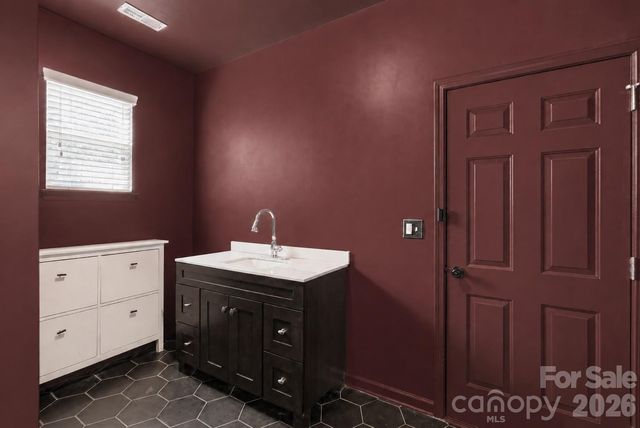 607 Winter Walk Lane, Lake Wylie, SC 29710