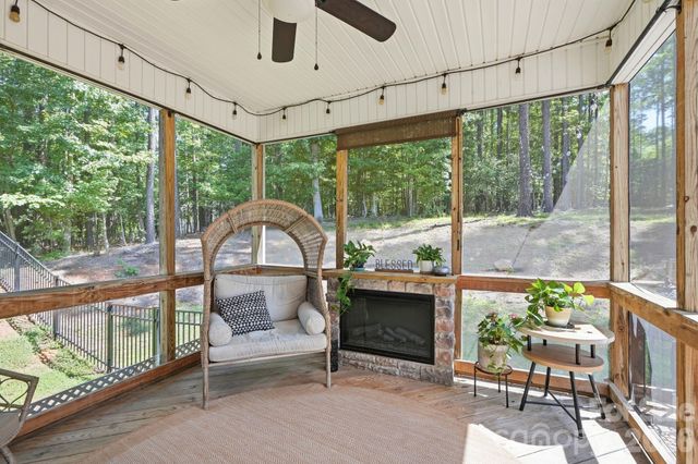 607 Winter Walk Lane, Lake Wylie, SC 29710