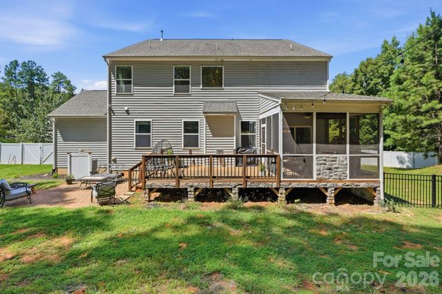607 Winter Walk Lane, Lake Wylie, SC 29710