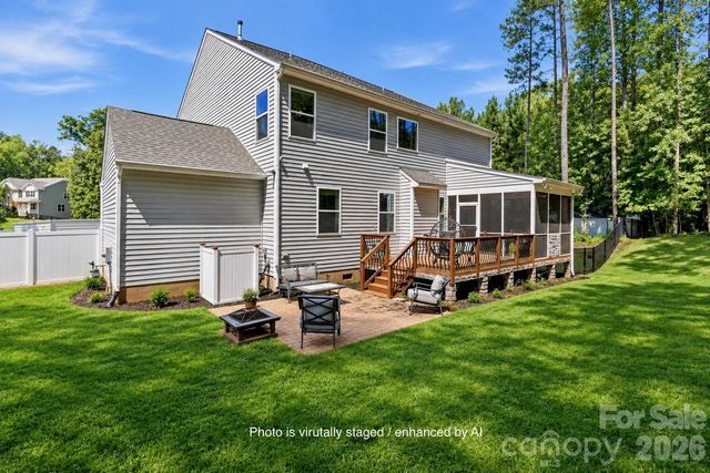 607 Winter Walk Lane, Lake Wylie, SC 29710