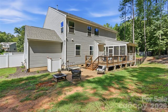 607 Winter Walk Lane, Lake Wylie, SC 29710