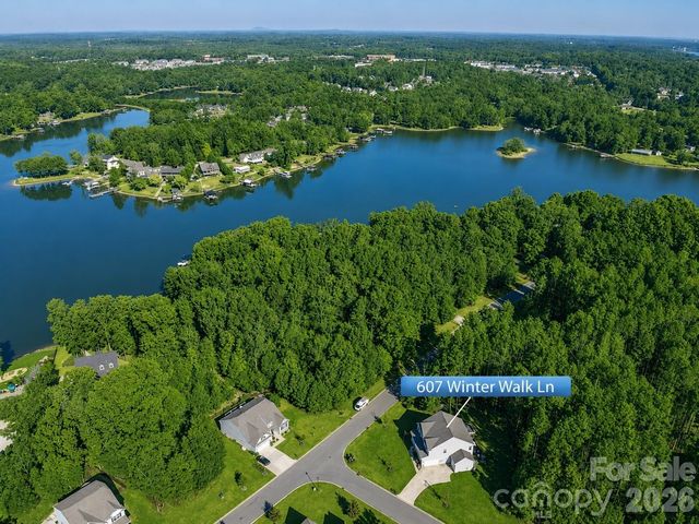607 Winter Walk Lane, Lake Wylie, SC 29710