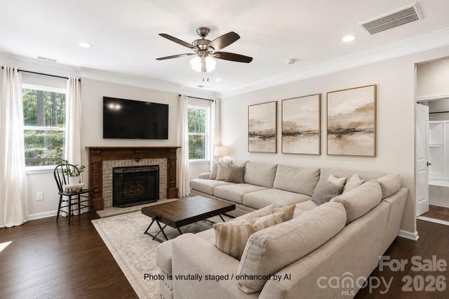 607 Winter Walk Lane, Lake Wylie, SC 29710