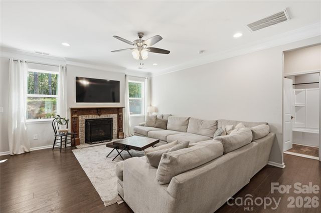 607 Winter Walk Lane, Lake Wylie, SC 29710