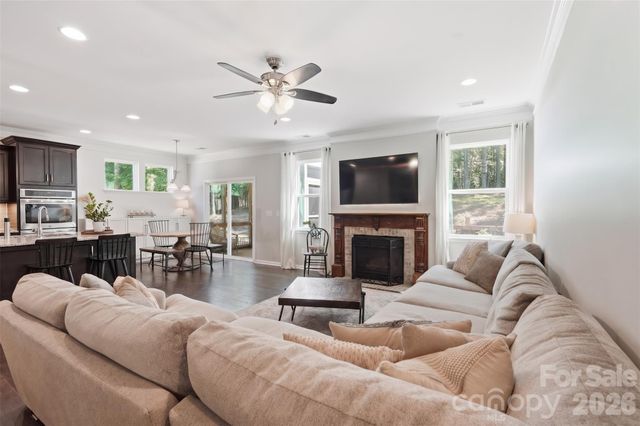607 Winter Walk Lane, Lake Wylie, SC 29710