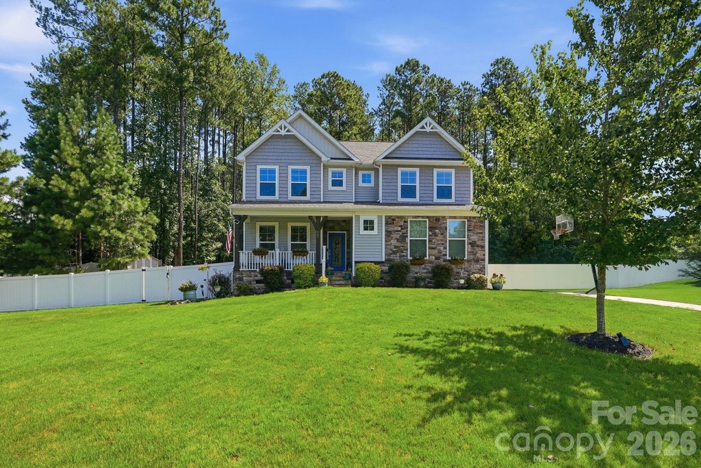 607 Winter Walk Lane, Lake Wylie, SC 29710