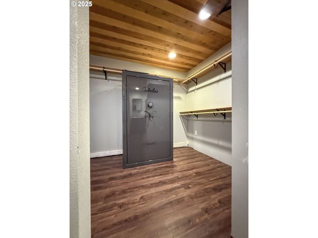 26609 S ELWOOD Rd, Colton, OR 97017