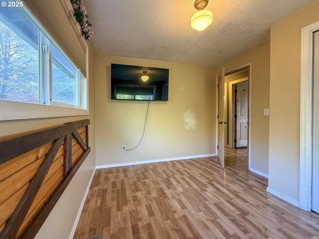 26609 S ELWOOD Rd, Colton, OR 97017