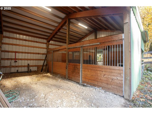 26609 S ELWOOD Rd, Colton, OR 97017