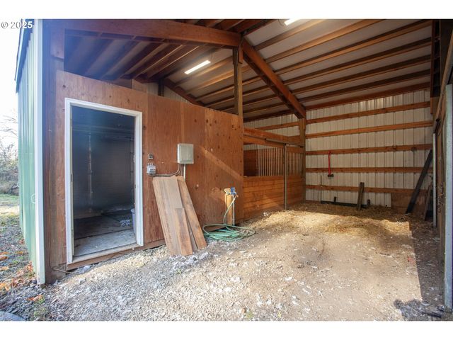 26609 S ELWOOD Rd, Colton, OR 97017