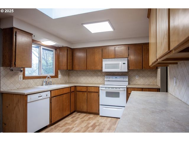 26609 S ELWOOD Rd, Colton, OR 97017