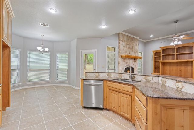 140 Oak Ridge Loop, Whitney, TX 76692
