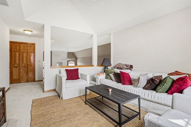 2598 Chasewood Court, Aurora, IL 60502