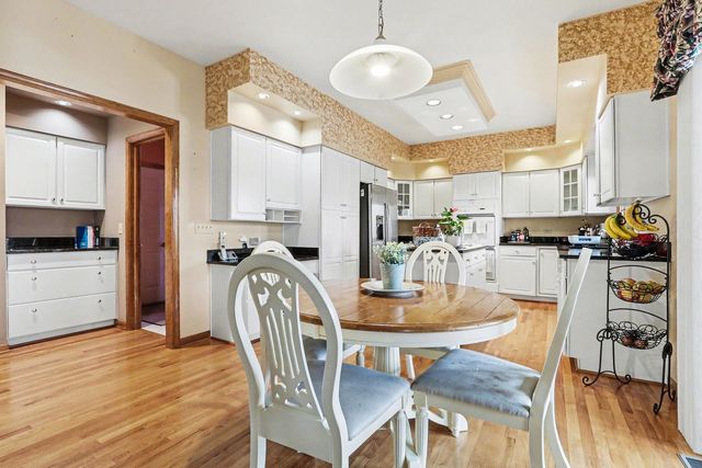 2598 Chasewood Court, Aurora, IL 60502