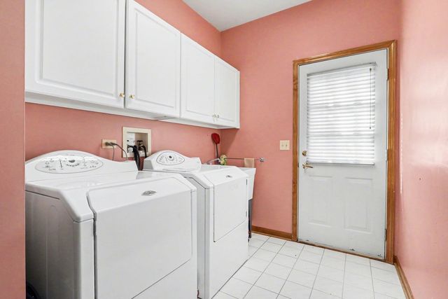 2598 Chasewood Court, Aurora, IL 60502