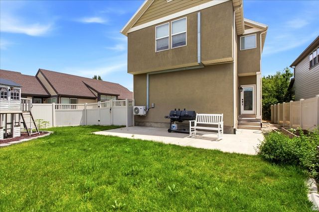 11766 S LAKE RUN RD, South Jordan, UT 84009