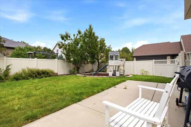 11766 S LAKE RUN RD, South Jordan, UT 84009