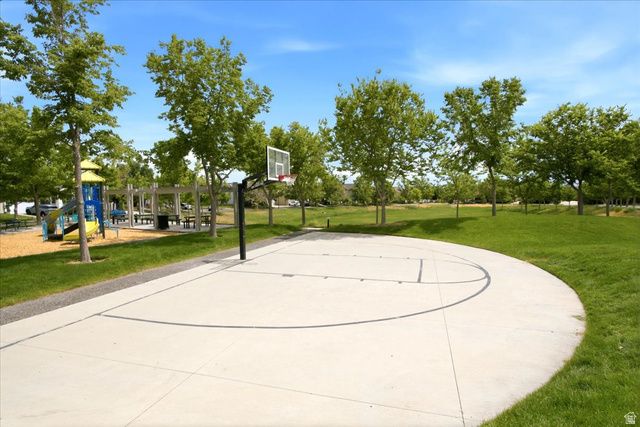 11766 S LAKE RUN RD, South Jordan, UT 84009