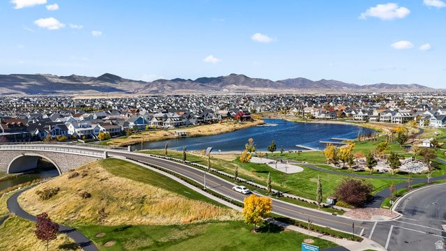 11766 S LAKE RUN RD, South Jordan, UT 84009