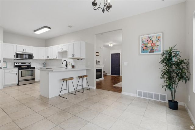 11766 S LAKE RUN RD, South Jordan, UT 84009