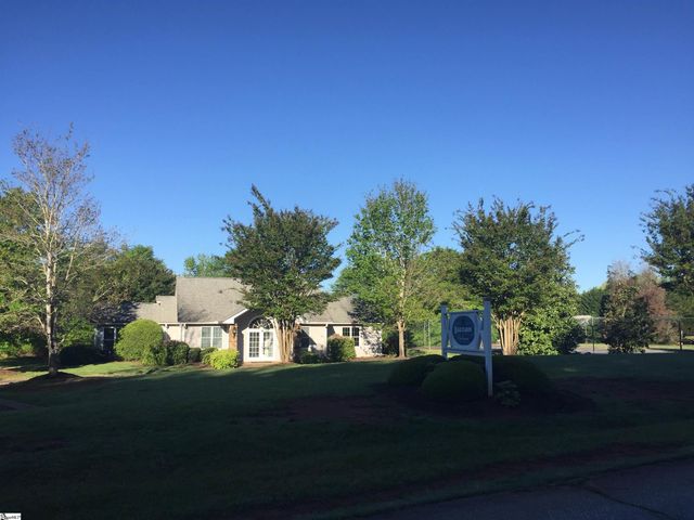 203 W Peninsula Drive, Laurens, SC 29360