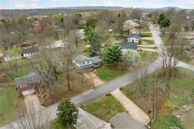 35 Hawthorne Drive, Harrison, AR 72601