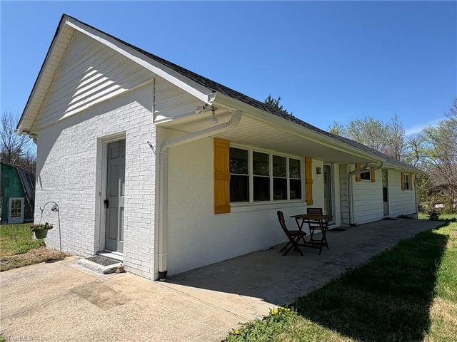 1053 Hoots Road, Yadkinville, NC 27055