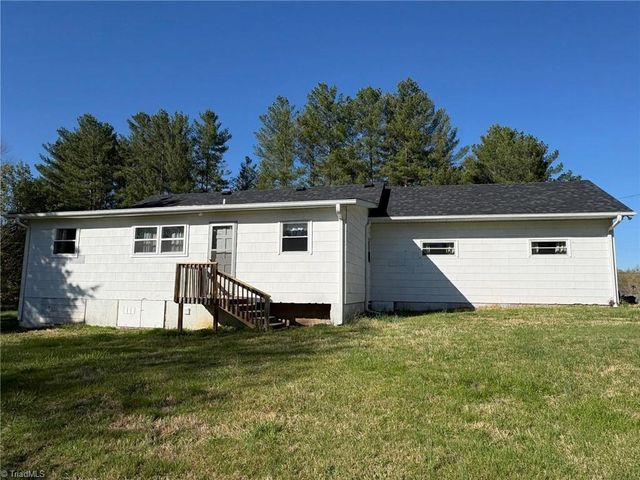 1053 Hoots Road, Yadkinville, NC 27055