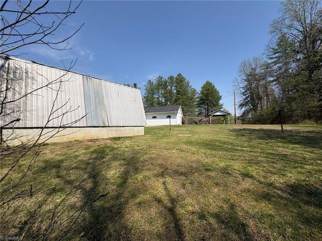 1053 Hoots Road, Yadkinville, NC 27055