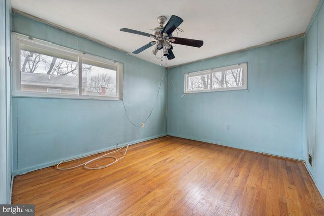5607 IONA WAY, Alexandria, VA 22312