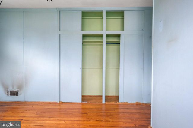 5607 IONA WAY, Alexandria, VA 22312