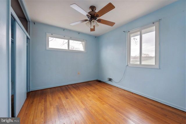 5607 IONA WAY, Alexandria, VA 22312