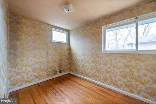 5607 IONA WAY, Alexandria, VA 22312