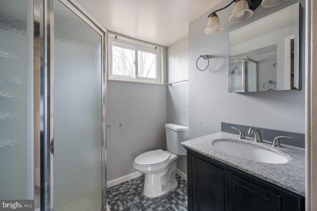 5607 IONA WAY, Alexandria, VA 22312