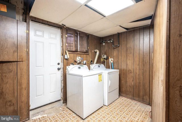 5607 IONA WAY, Alexandria, VA 22312