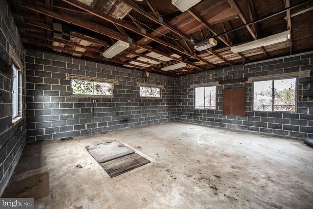 5607 IONA WAY, Alexandria, VA 22312