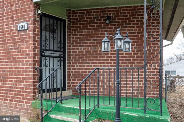 5607 IONA WAY, Alexandria, VA 22312