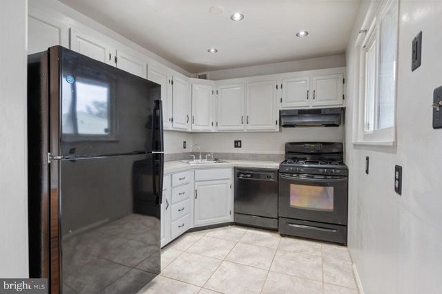 5607 IONA WAY, Alexandria, VA 22312